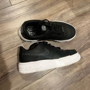 Nike Women’s Air Force 1 Pixel Black